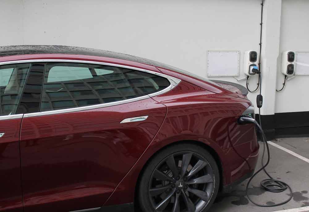 Lancaster London hotel launches electriccar charging points