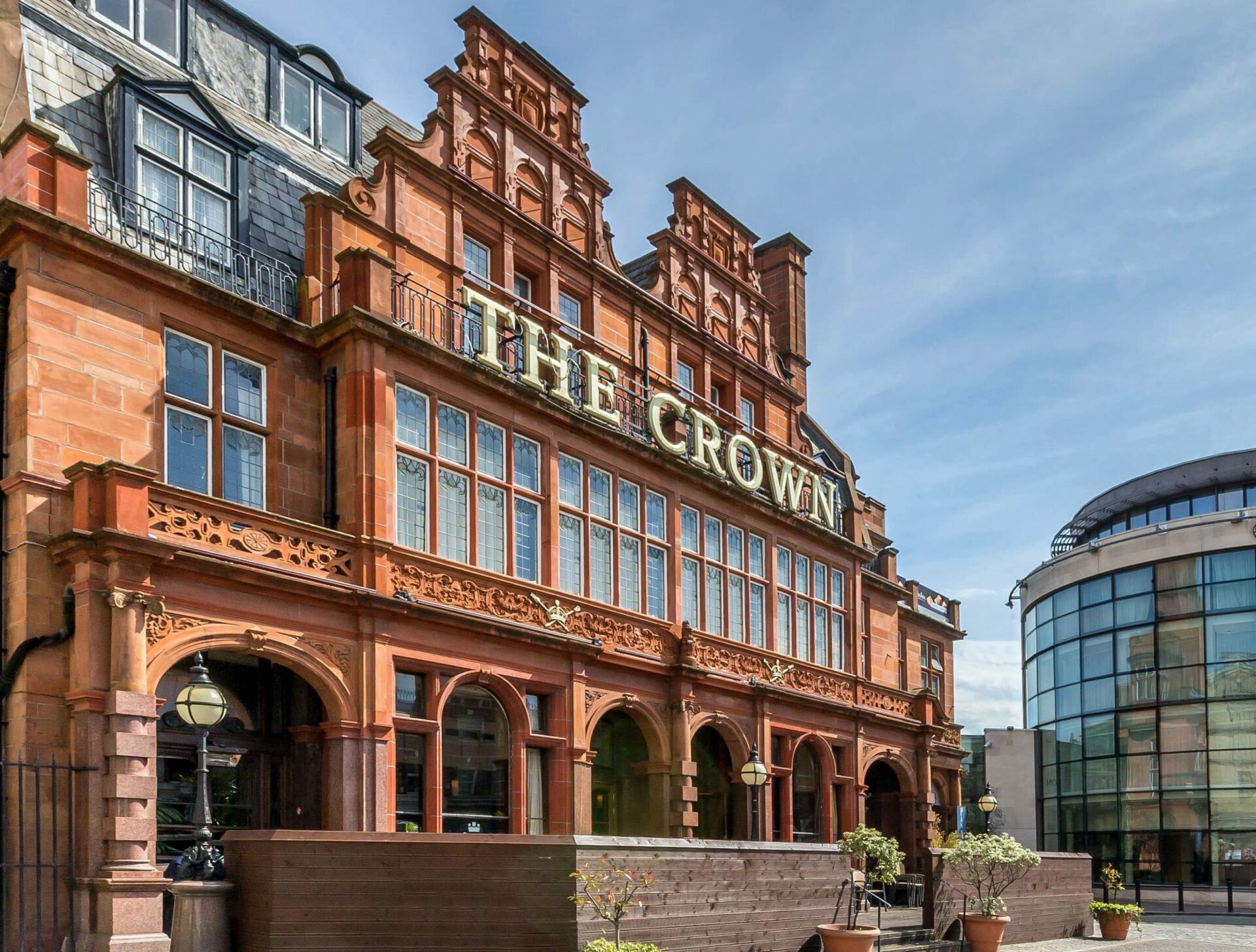 AGHotels Group to reopen British boozer at The Crown London Hotel