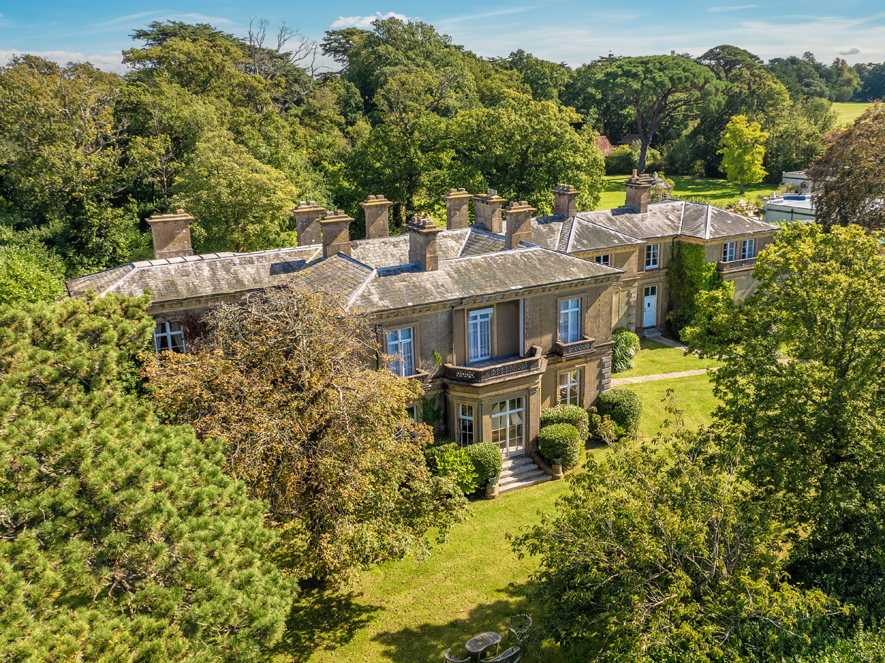 Albert Cottage Hotel to be brought to market at £950k guide