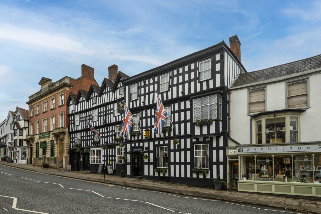 David Phillips to lead £8m investment at Coaching Inn Group